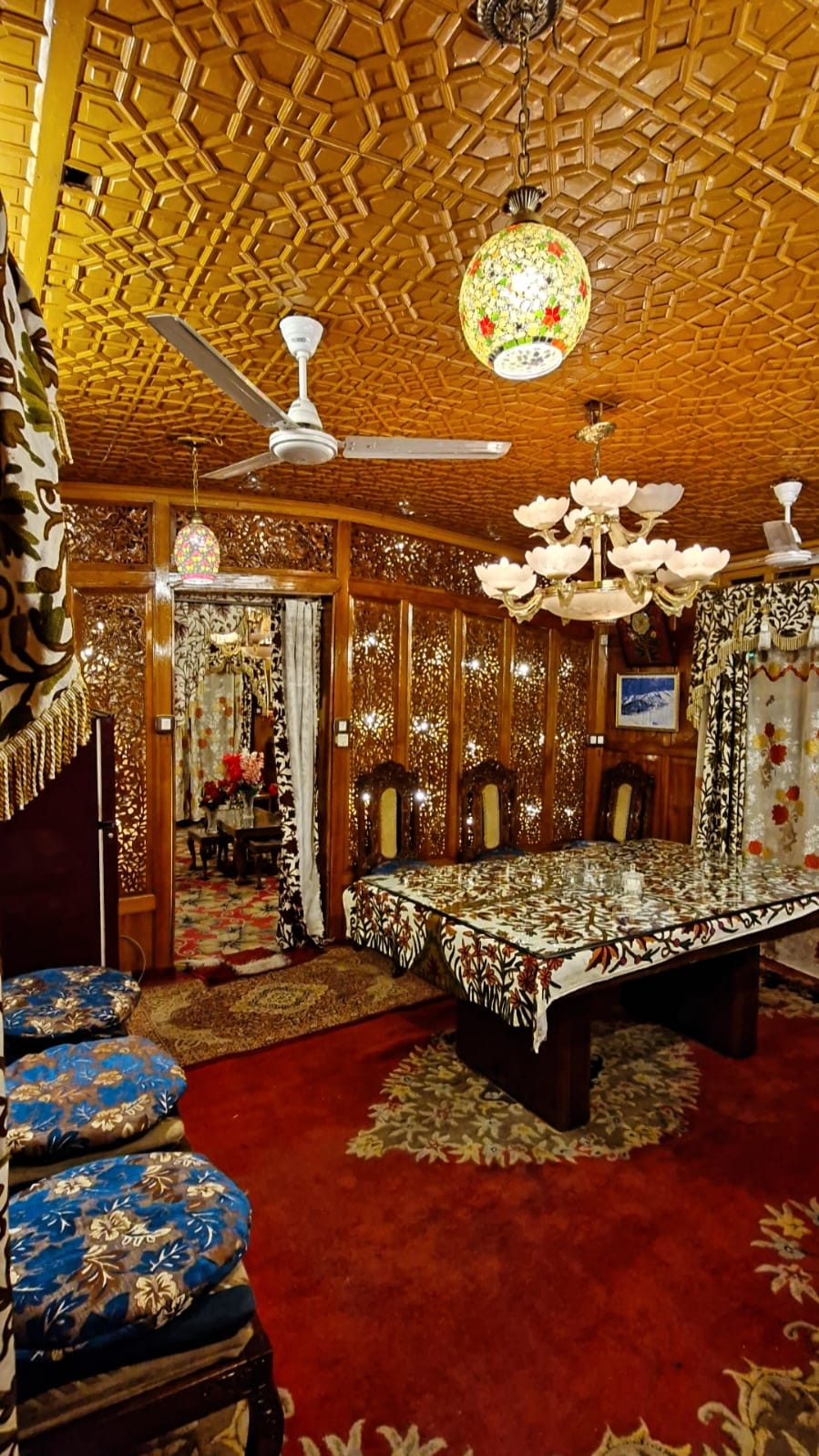 Houseboat 3